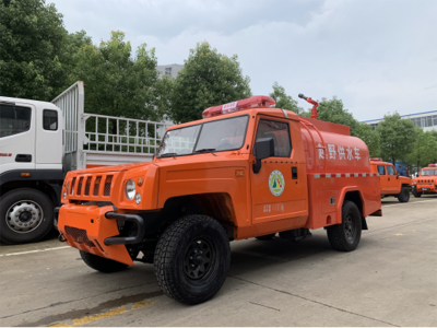 中小型水罐消防車-四驅(qū)